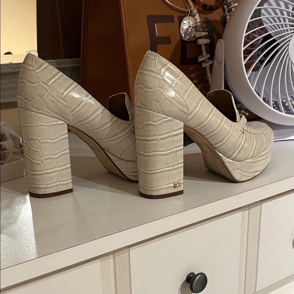 Circus by Sam Edelman Cream Croc-Embossed Heels